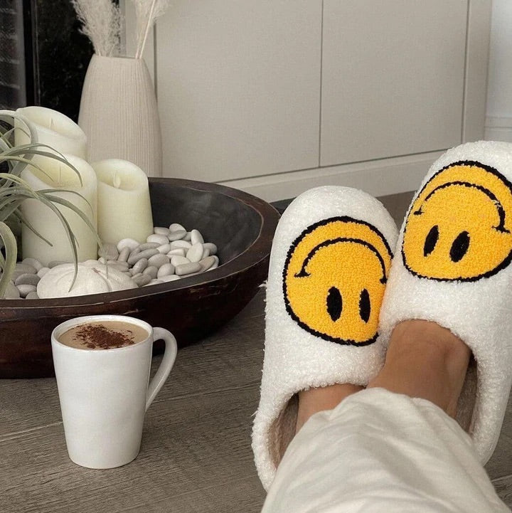 Ludino™ |  Smiley Face Pantoffels! 🌟